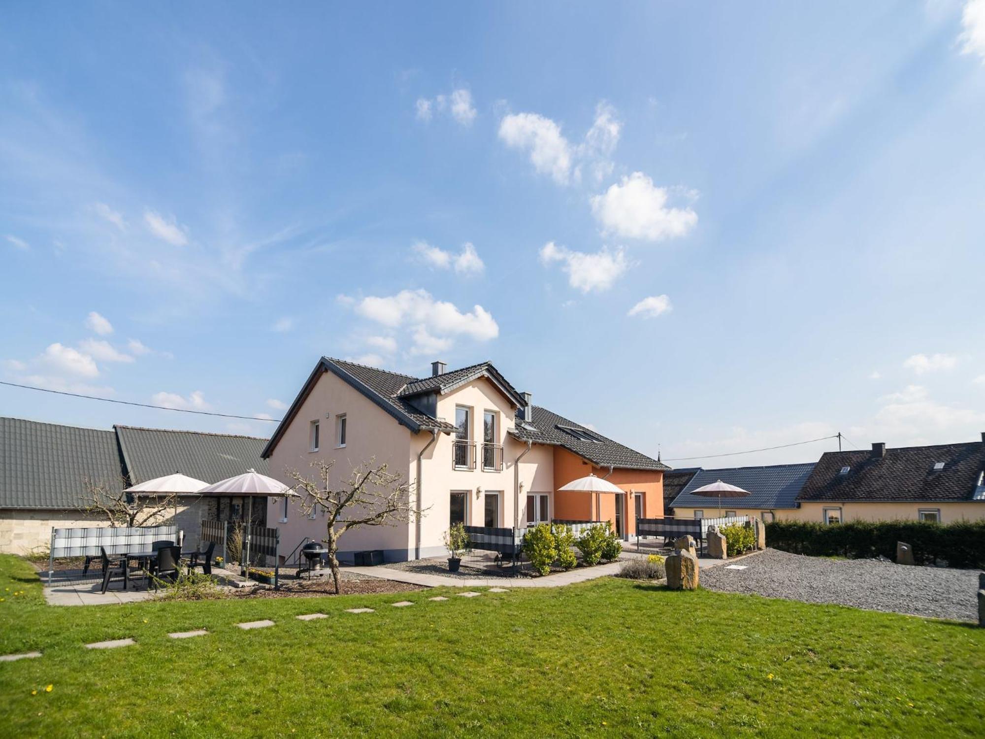 Dreamy Holiday Home In Ellscheid With Terrace Exterior foto